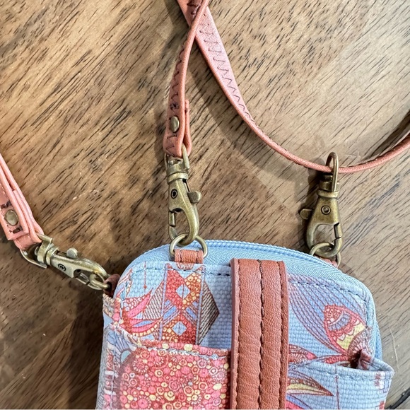 Sakroots crossbody wallet - Picture 7 of 10